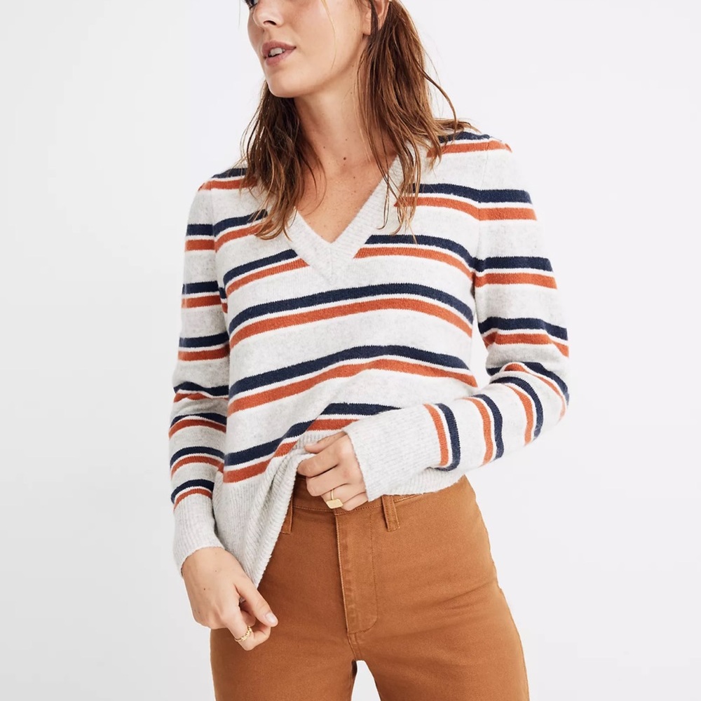 Madewell Striped Westgate V-Neck Knit Sweater in Coziest Yarn